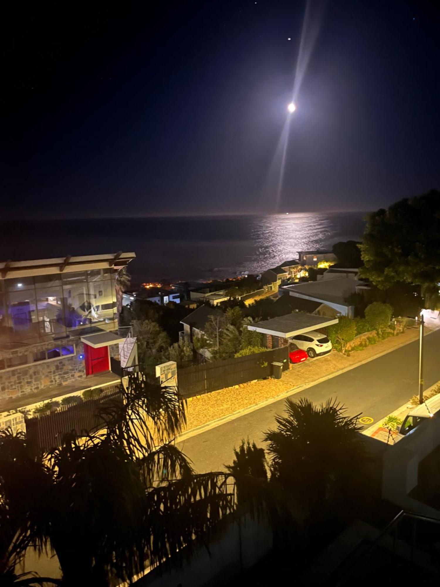 Villa Cozy Camps Bay House With Mountain And Sea View Ciudad del Cabo Exterior foto